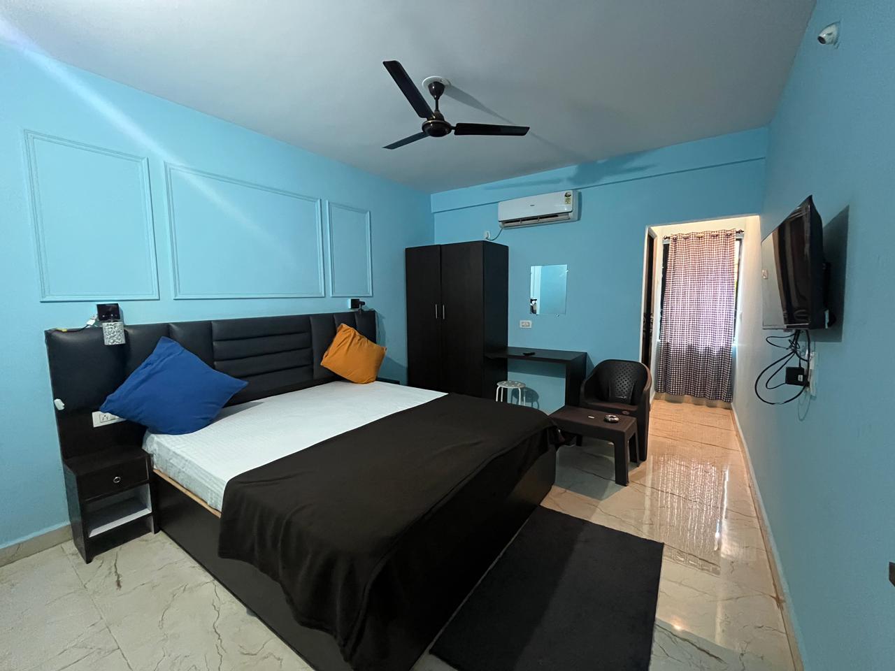 The Boss House hotel room